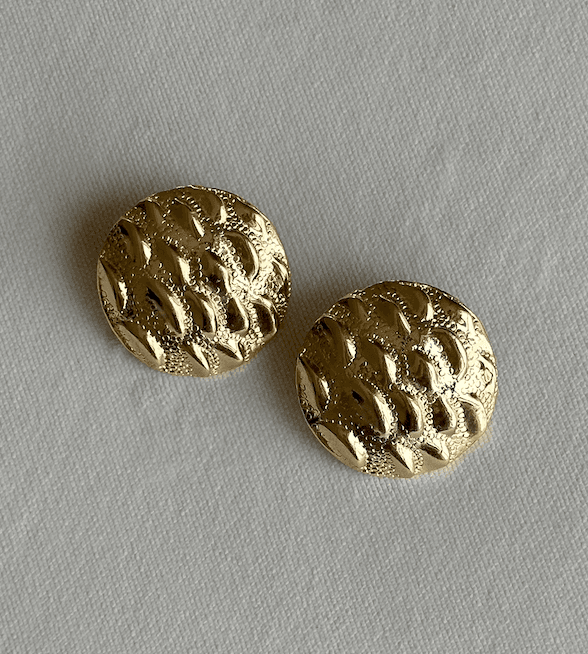 Qızılı ton metallik sırğa