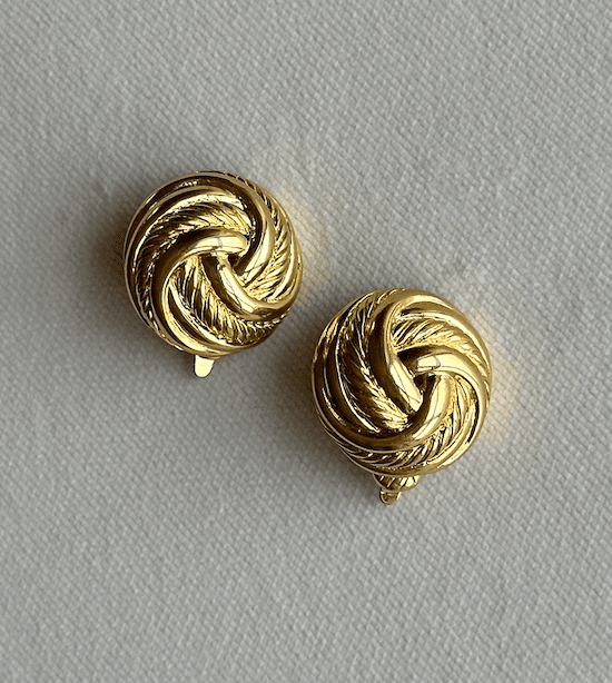 Qızılı ton hörgülü sırğa