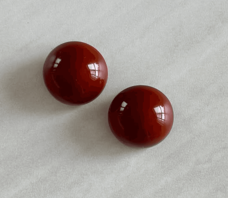 Tünd kəhrəba rəngli