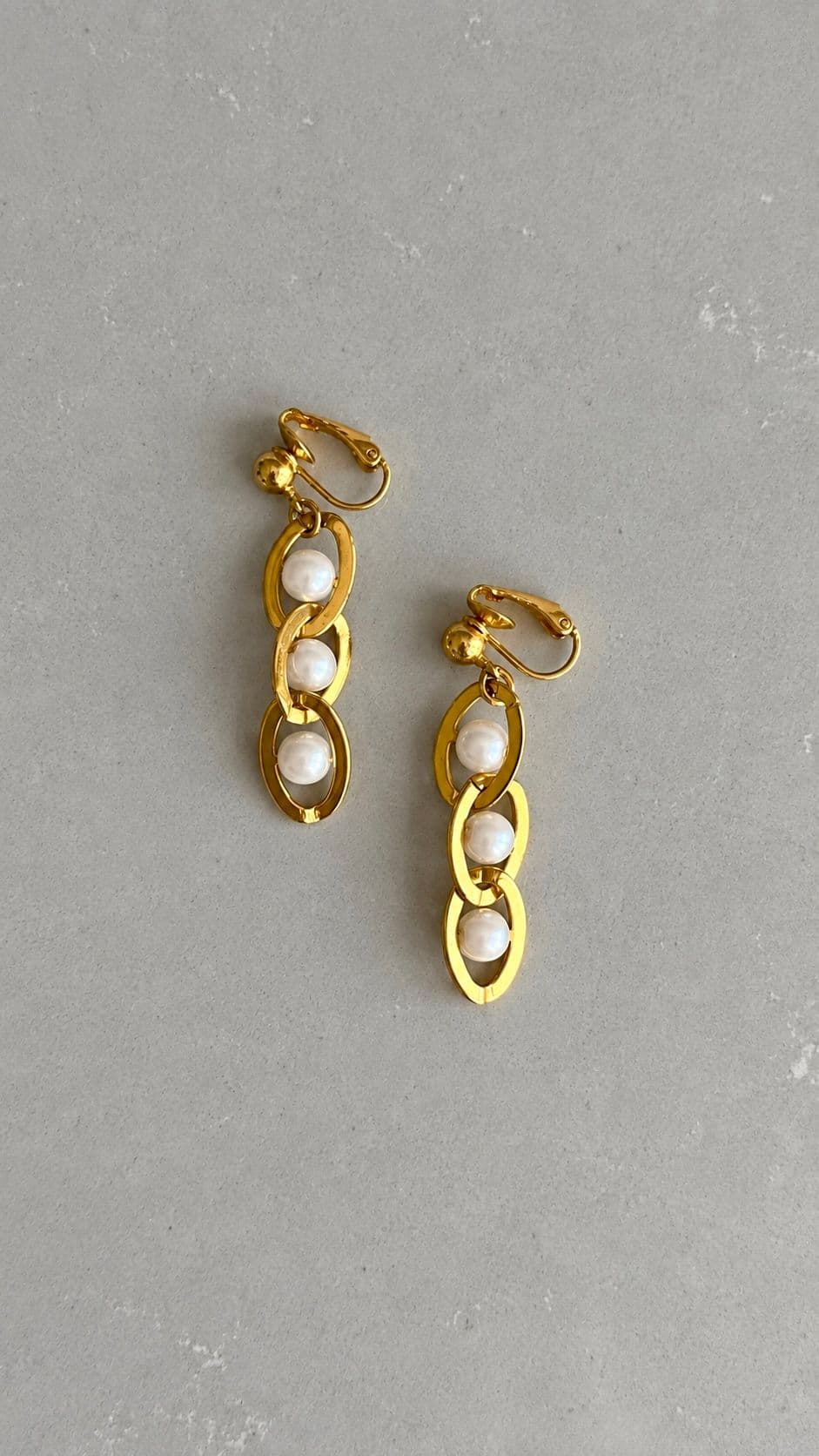 Drop faux pearl earrings