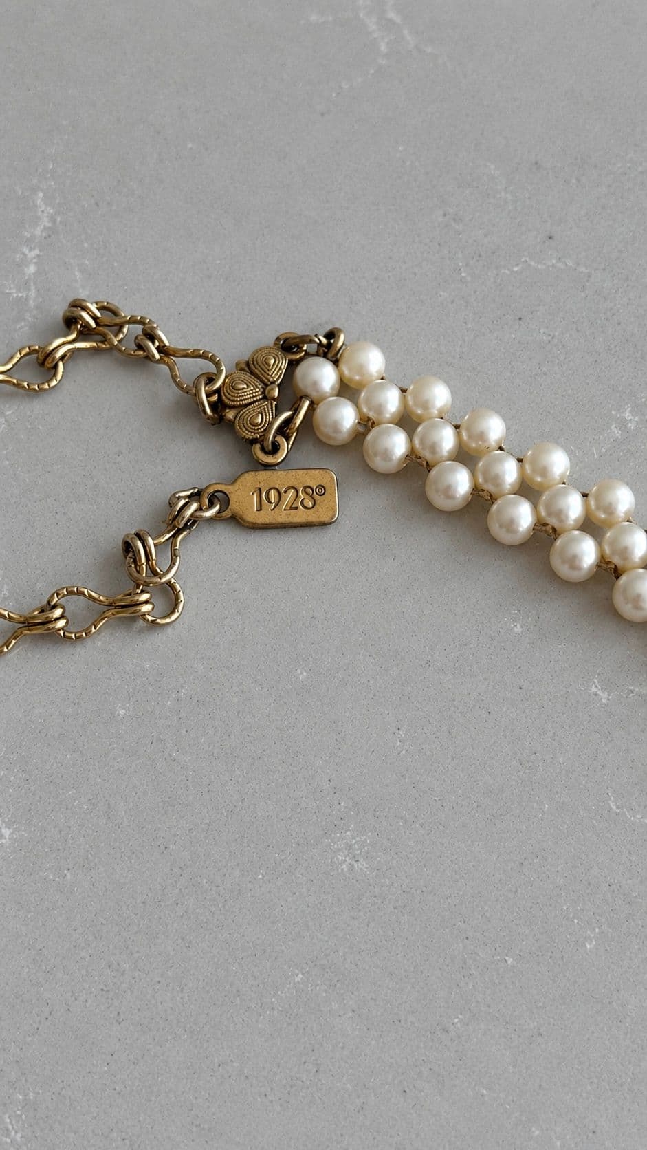 Signed faux pearl necklace 4