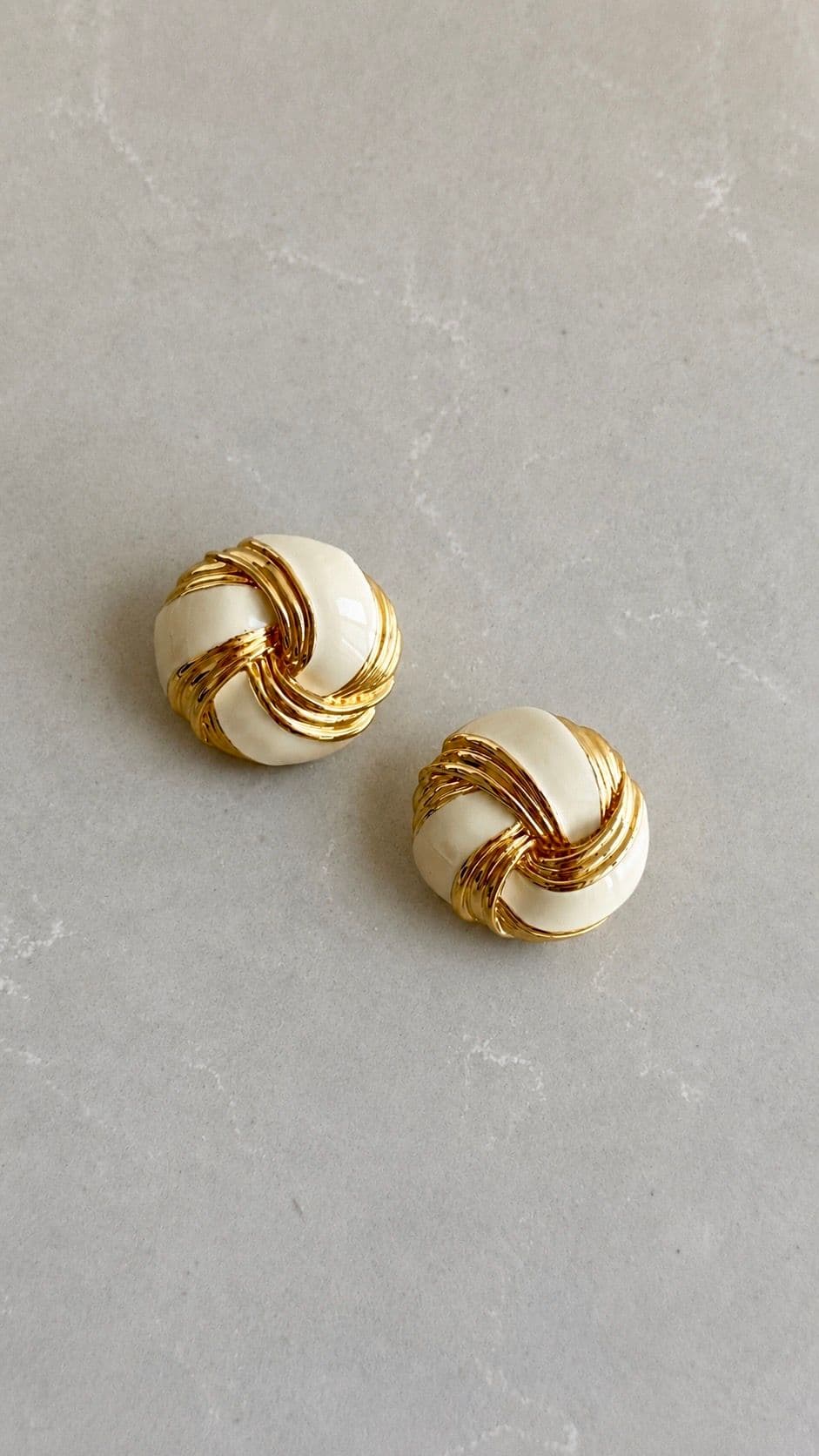 Beige enamel gold tone earrings 1