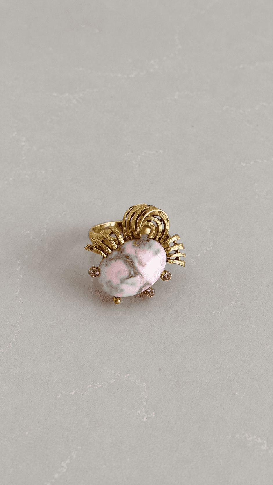 Pink marble stone gold tone vintage ring 2
