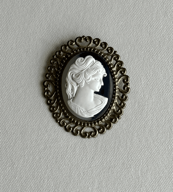 Cameo broş